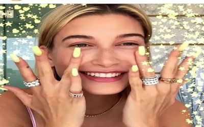 Check Out Hailey Baldwin Debuting French Manicures 2019 With This Twist!